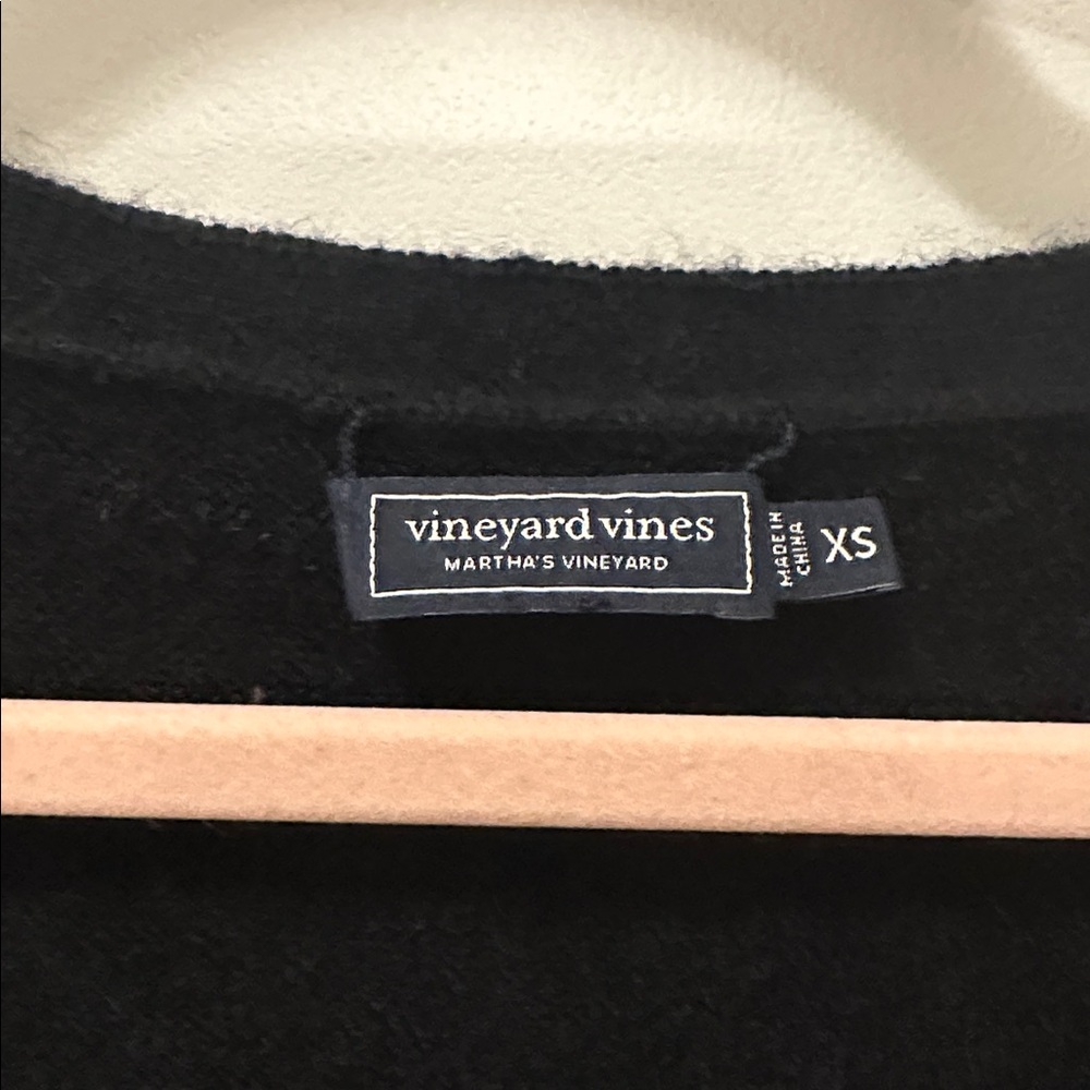 Women’s oversized XS Vineyard Vines sweater - Picture 2 of 5